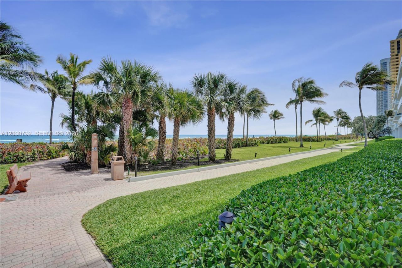 16485 Collins Ave , Unit 832, Sunny Isles Beach, FL 33160 Photo