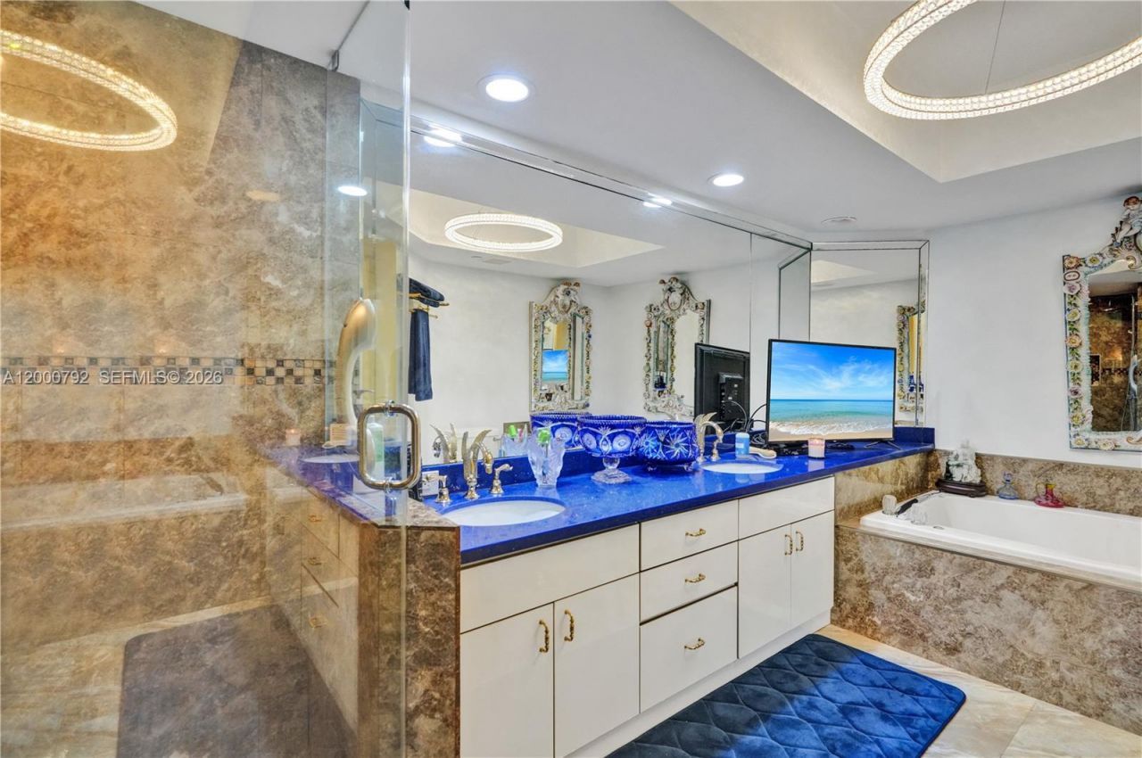 16485 Collins Ave , Unit 832, Sunny Isles Beach, FL 33160 Photo