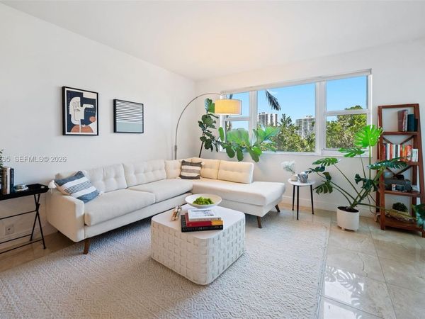 20000 E Country Club Dr, Unit 314, Aventura, FL 33180