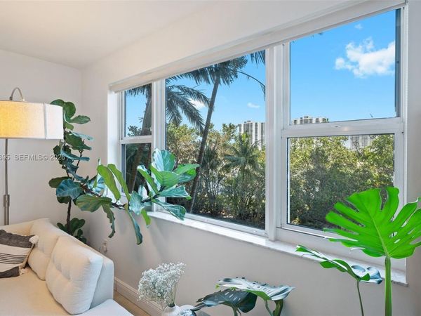 20000 E Country Club Dr, Unit 314, Aventura, FL 33180