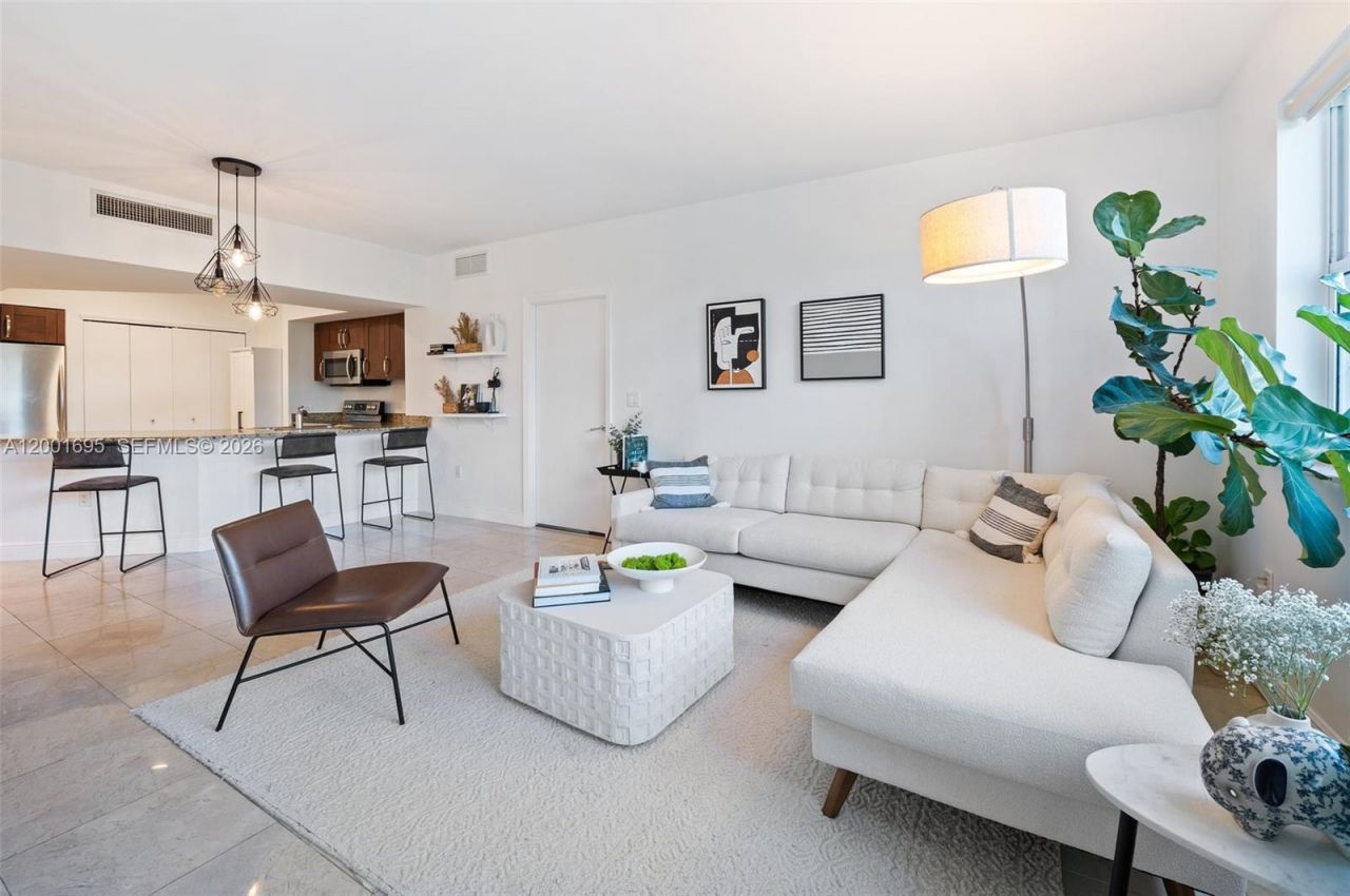 20000 E Country Club Dr, Unit 314, Aventura, FL 33180 Photo