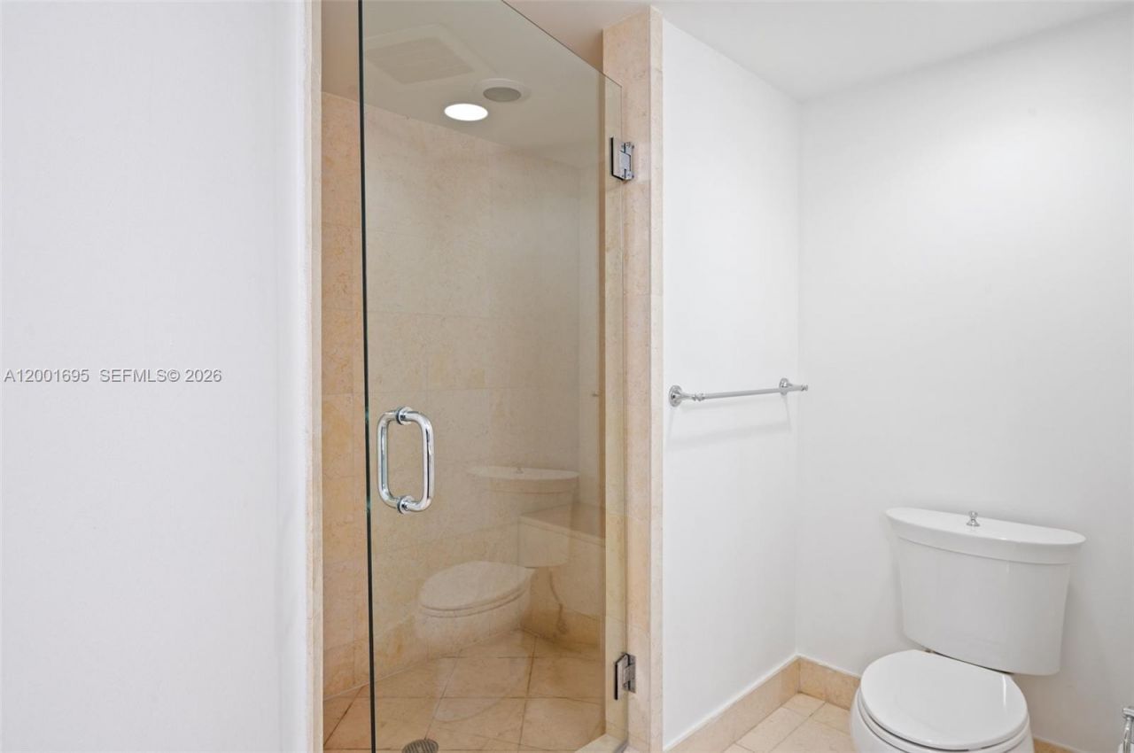 20000 E Country Club Dr, Unit 314, Aventura, FL 33180 Photo