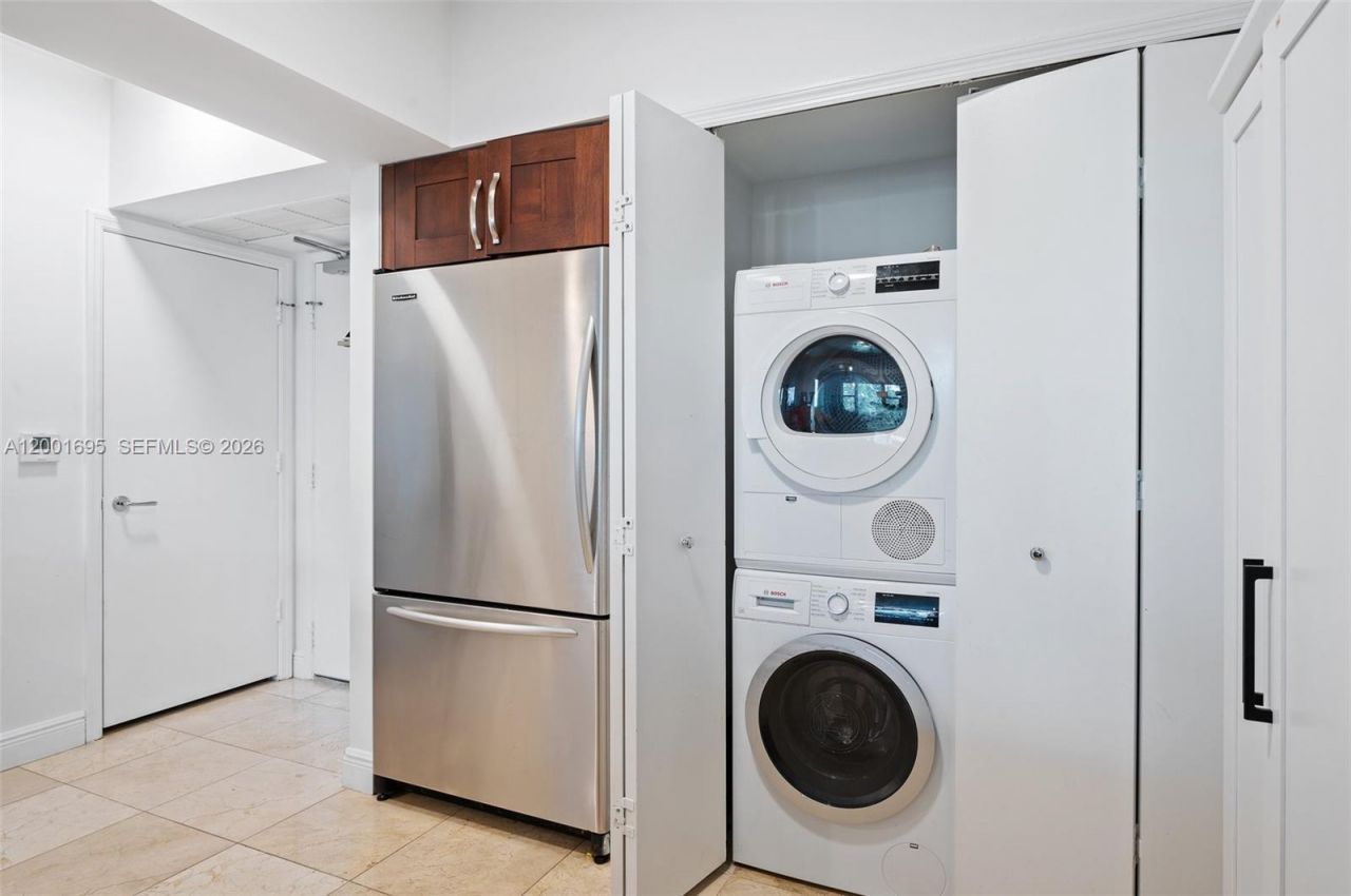 20000 E Country Club Dr, Unit 314, Aventura, FL 33180 Photo