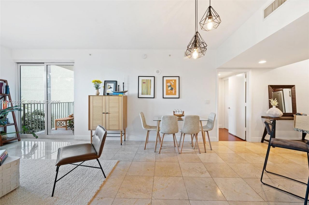 20000 E Country Club Dr, Unit 314, Aventura, FL 33180 Photo