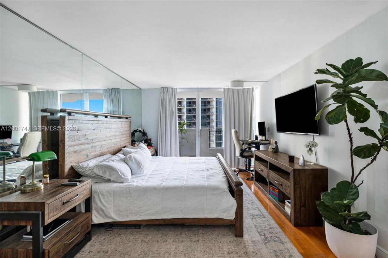 555 NE 15th St, Unit 26F, Miami, FL 33132 Photo