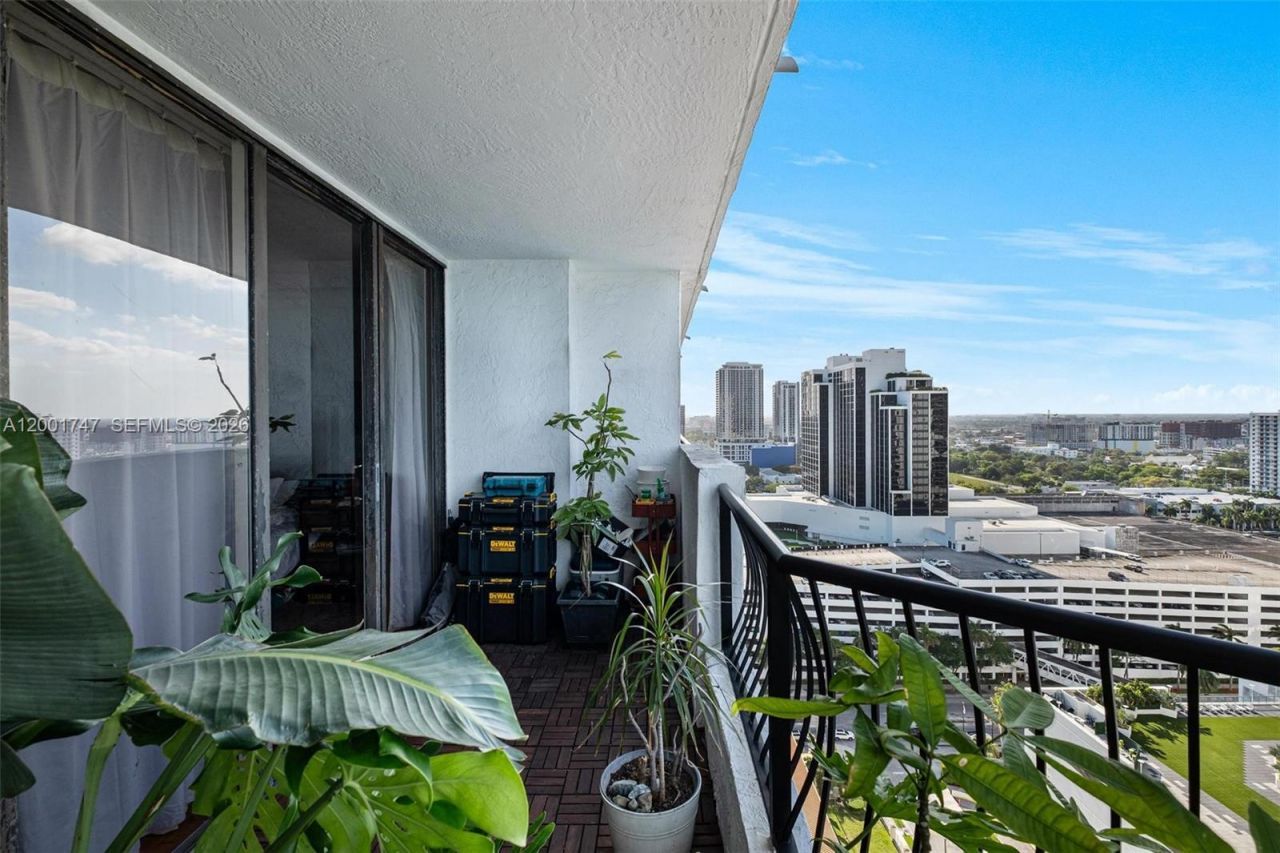 555 NE 15th St, Unit 26F, Miami, FL 33132 Photo