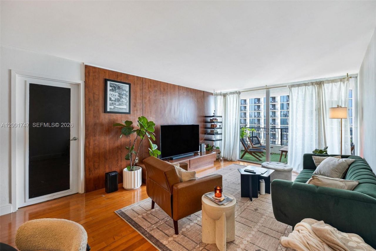 555 NE 15th St, Unit 26F, Miami, FL 33132 Photo