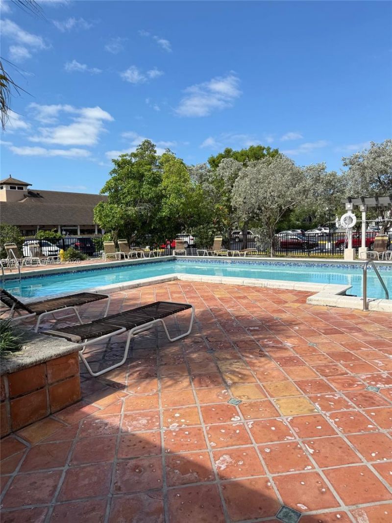 10403 N Kendall Dr, Unit A209, Miami, FL 33176 Photo