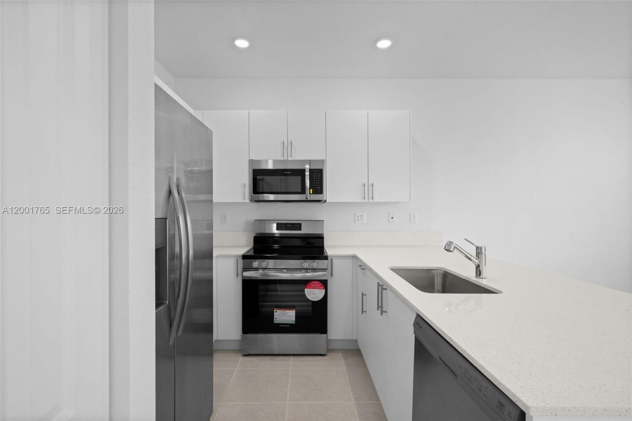 715 SE 15th St, Unit ., Homestead, FL 33034 Photo