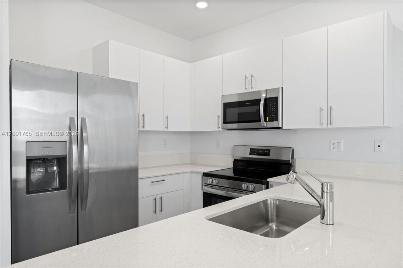 715 SE 15th St, Unit ., Homestead, FL 33034 Photo