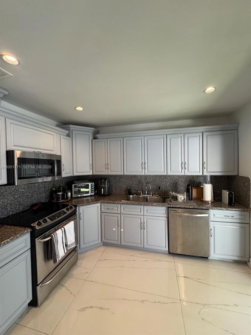 230 Cranwood Dr, Key Biscayne, FL 33149 Photo