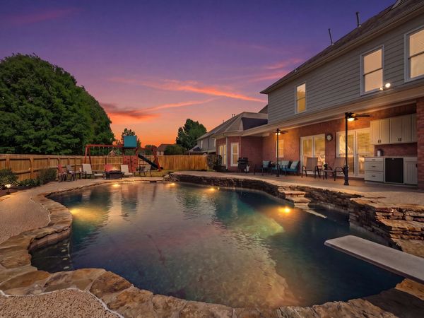 910 HATTON ST, Collierville, TN 38017