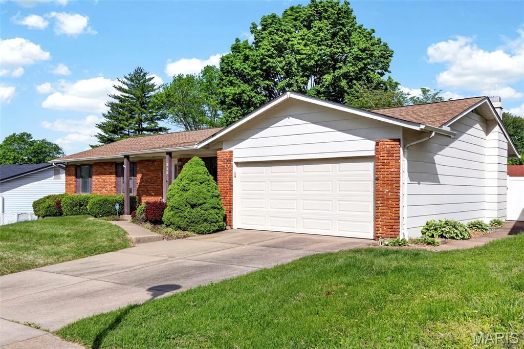 313 Gum Tree Drive, Saint Charles, MO 63301 Main Photo