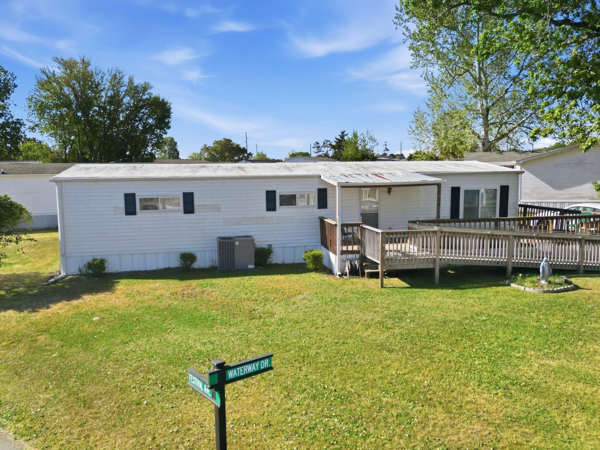 812 Waterview Dr. Photo 29