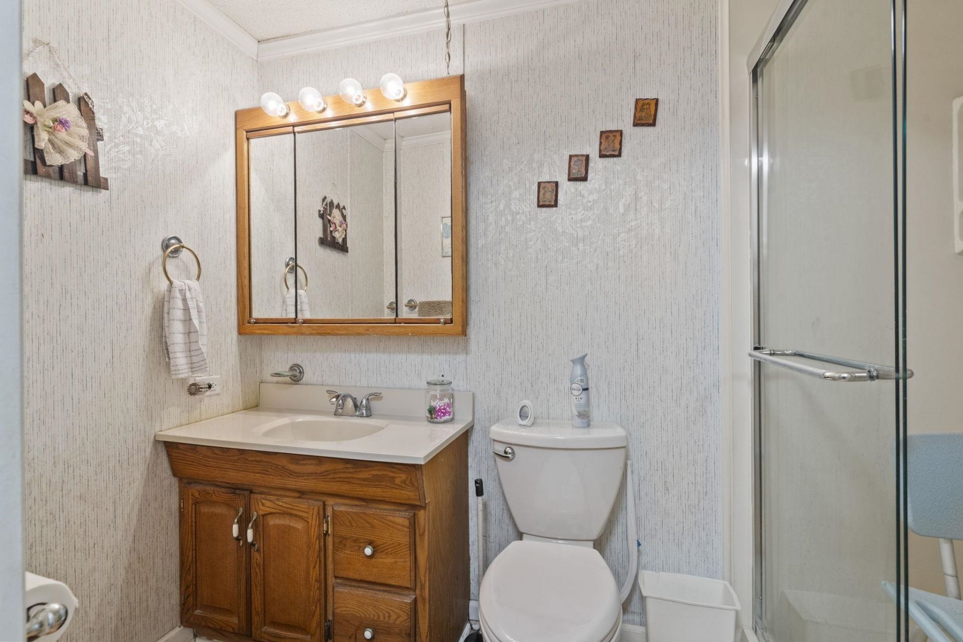 812 Waterview Dr. Photo 4