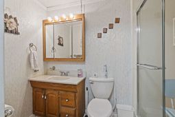 812 Waterview Dr. photo 4