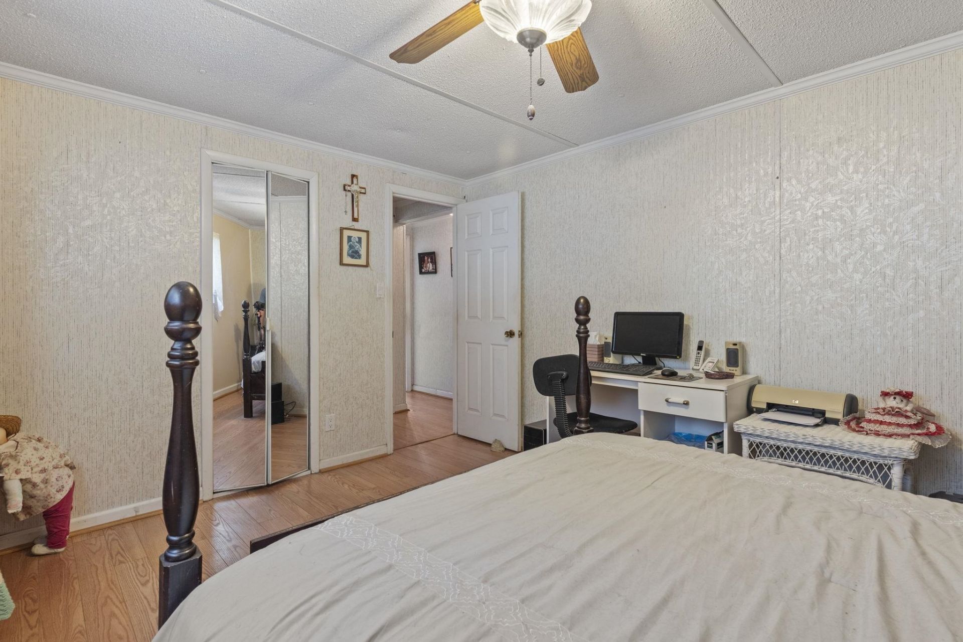 812 Waterview Dr. Photo 7