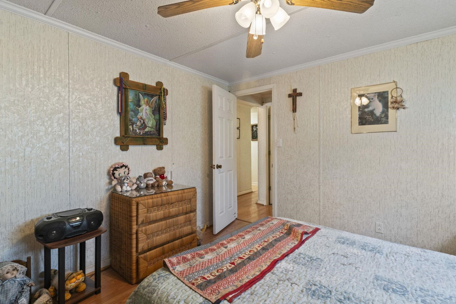 812 Waterview Dr. Photo 9