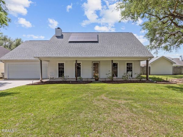 134 Beacon Drive, Youngsville, LA 70592