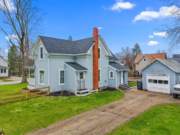 201 Howard STREET, Walworth, WI 53184