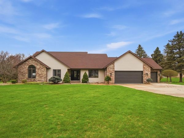 1213 Hidden Brook Drive, Hicksville, OH 43526