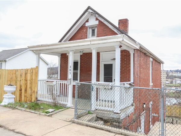 305 Chestnut St, Jeannette, PA 15644