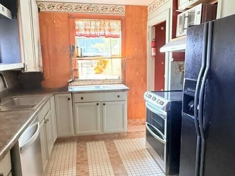 452 N Bechtle Avenue, Springfield, OH 45504 Photo 7