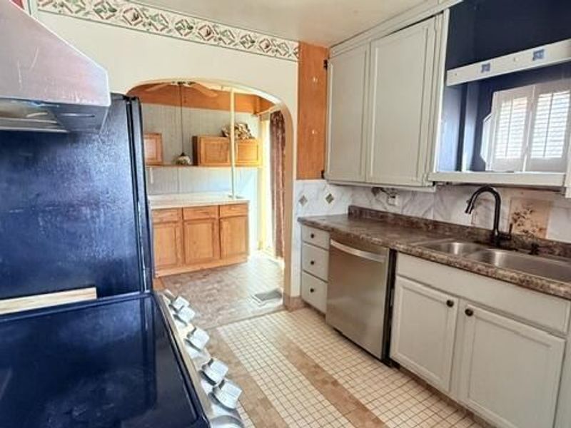 452 N Bechtle Avenue, Springfield, OH 45504 Photo 8