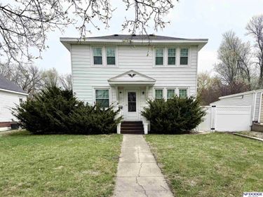 719 N Thomas Avenue , Oakland, NE 68045