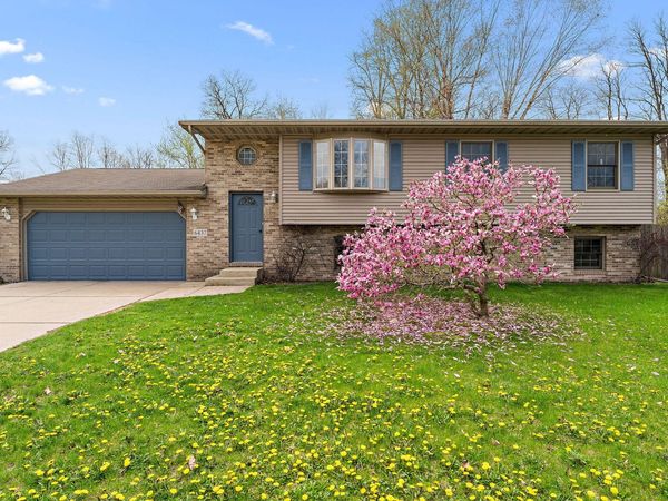 6437 Windwood Avenue , Portage, IN 46368