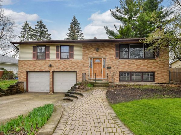 955 Ford Avenue , Elgin, IL 60120