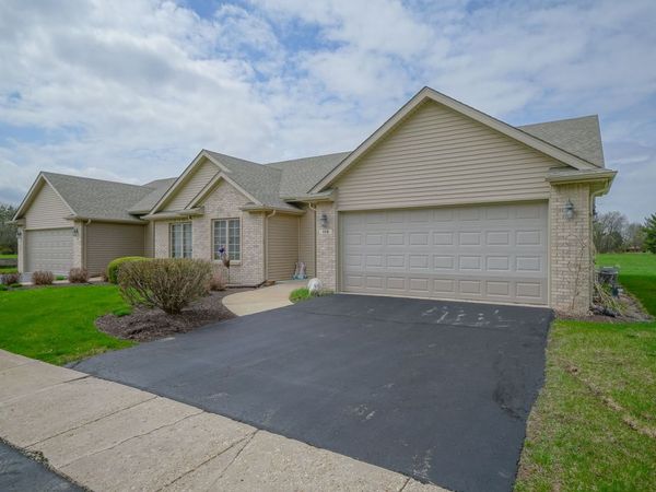 114 Katies Way, Unit 114, Mount Morris, IL 61054