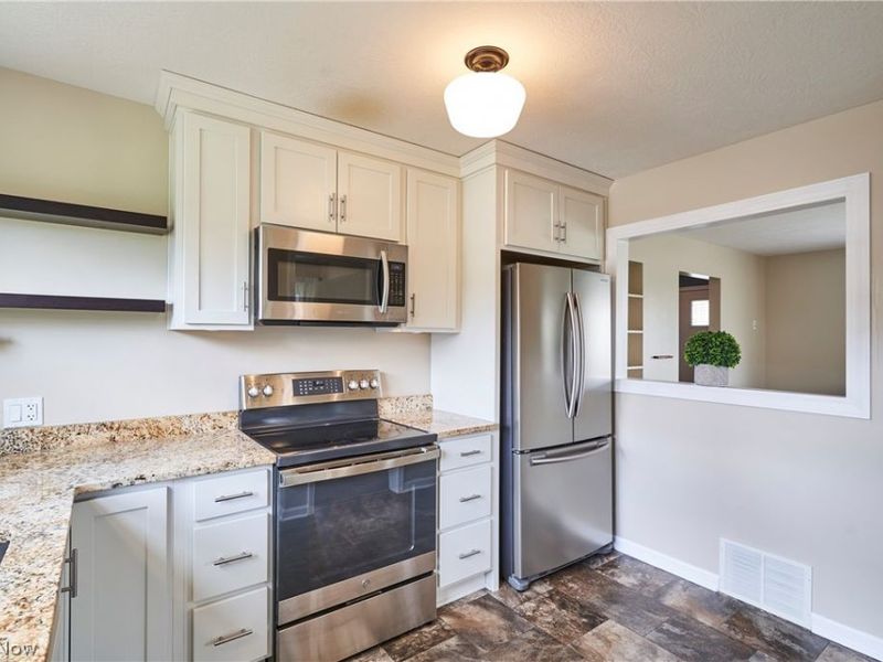 120 Bonnett Street SW, North Canton, OH 44720 Photo 6