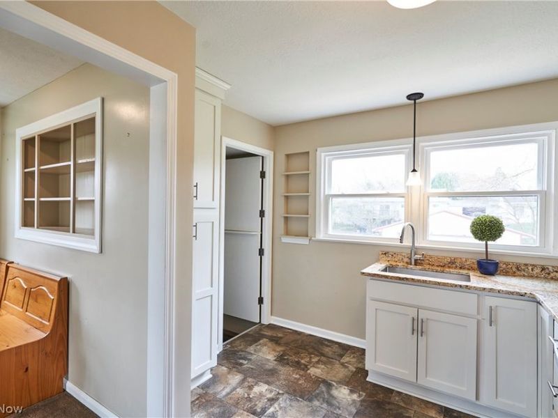 120 Bonnett Street SW, North Canton, OH 44720 Photo 8