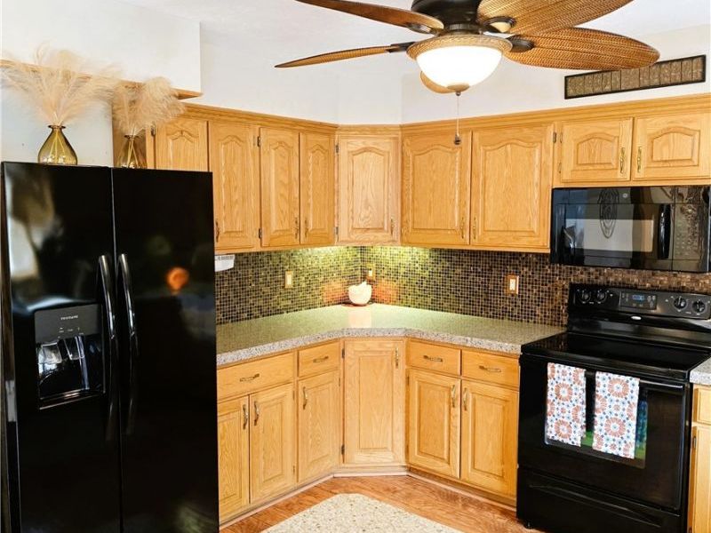 8420 Hunting Drive, North Royalton, OH 44133 Photo 3