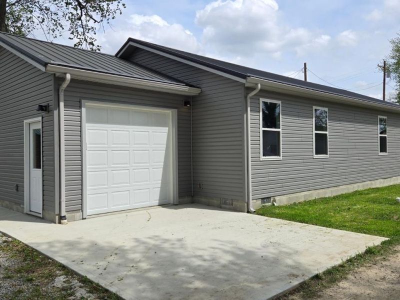 505 E Main Street, Blanchester, OH 45107 Photo 2