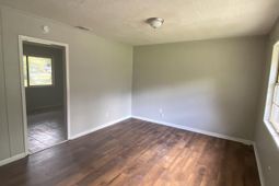 514 Hudson Circle  photo 4