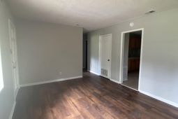 514 Hudson Circle  photo 4