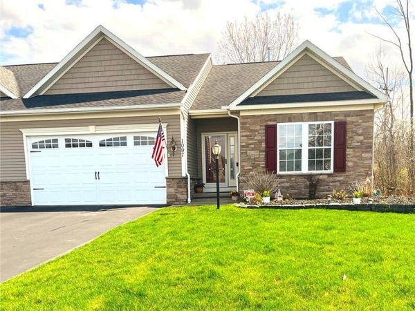 1097 Railway Crossing, Webster, NY 14580