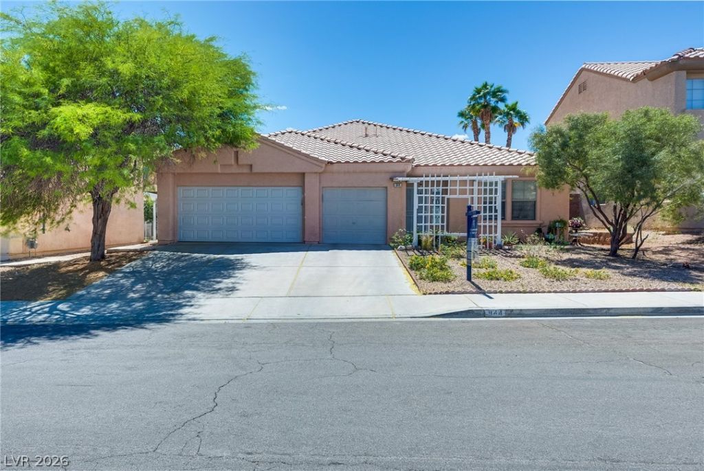 944 Saddle Horn Drive, Henderson, NV 89002 Main Photo