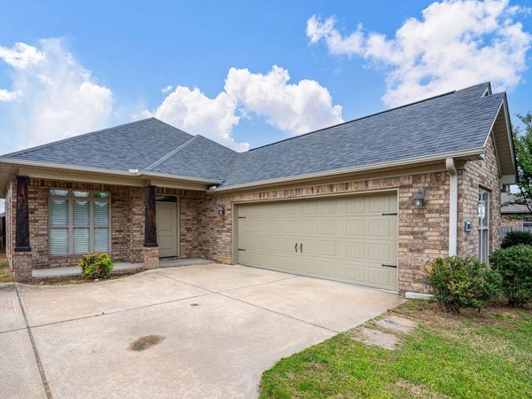 1655 S Donaghey Avenue , Conway, AR 72034