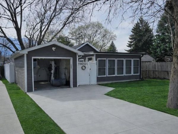 7520 33rd Ave, Kenosha, WI 53142