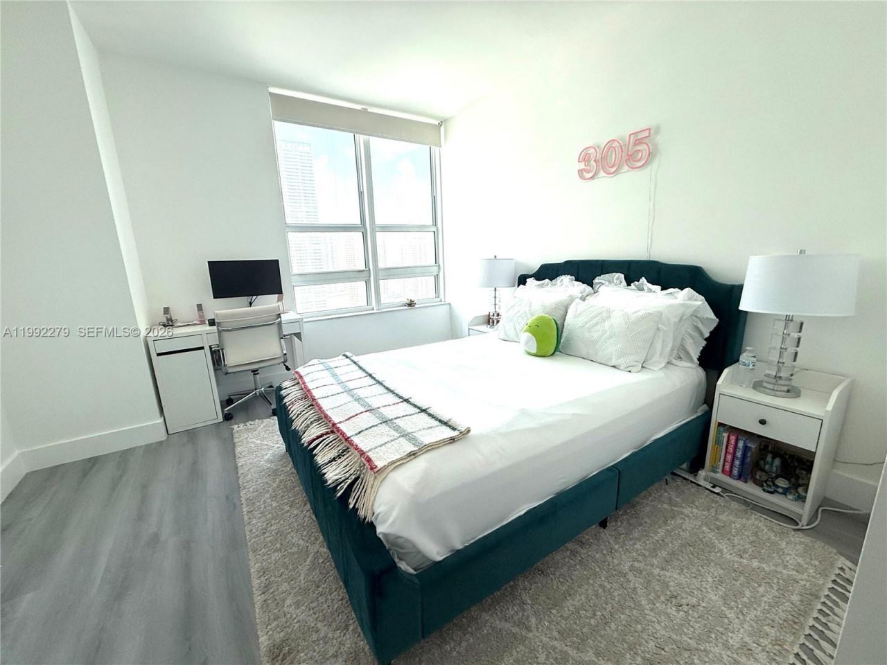 950 Brickell Bay Dr, Unit 2706, Miami, FL 33131 Photo