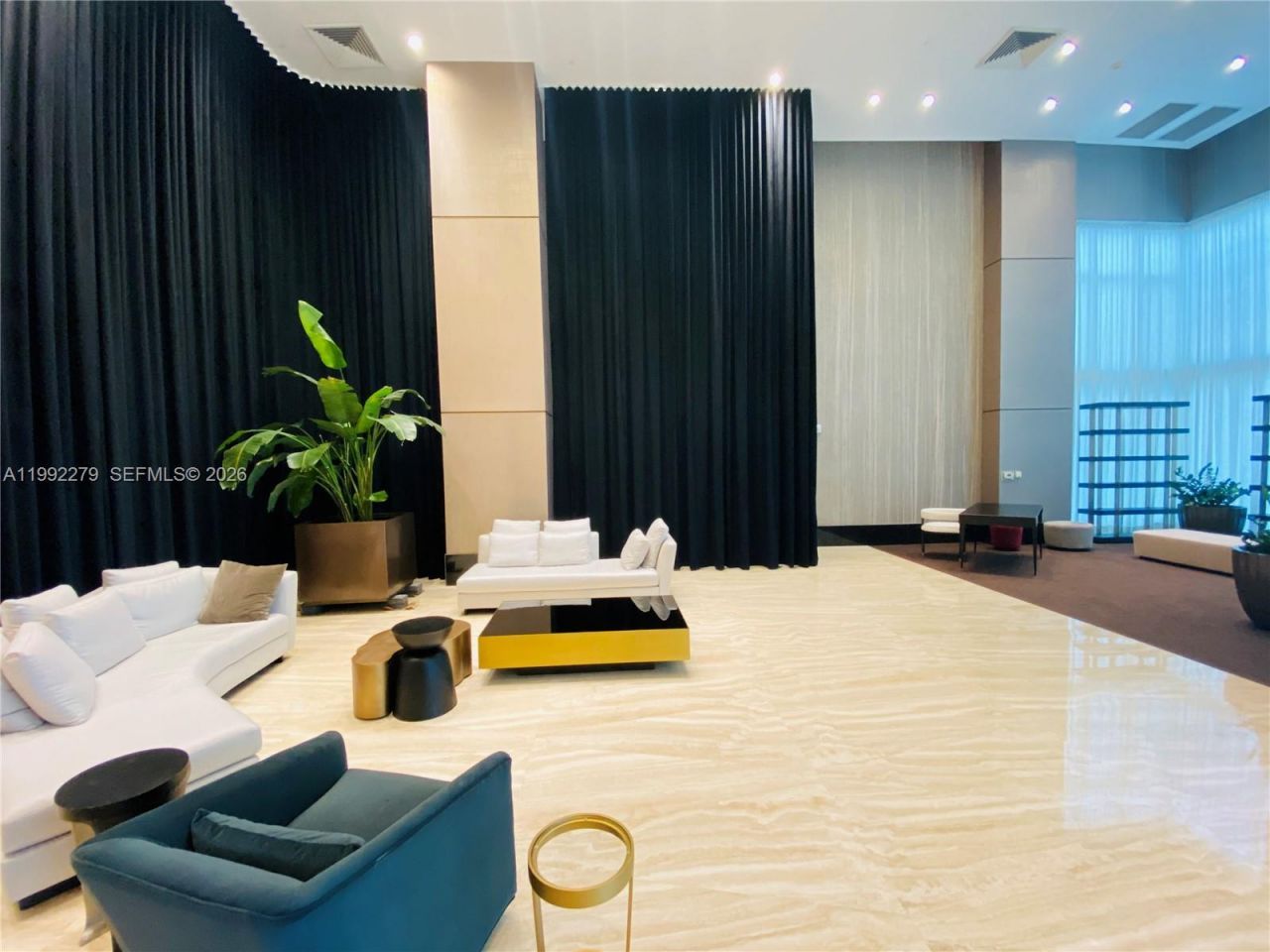 950 Brickell Bay Dr, Unit 2706, Miami, FL 33131 Photo