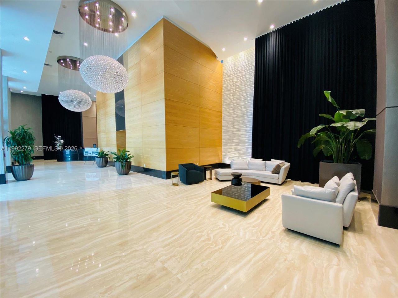 950 Brickell Bay Dr, Unit 2706, Miami, FL 33131 Photo