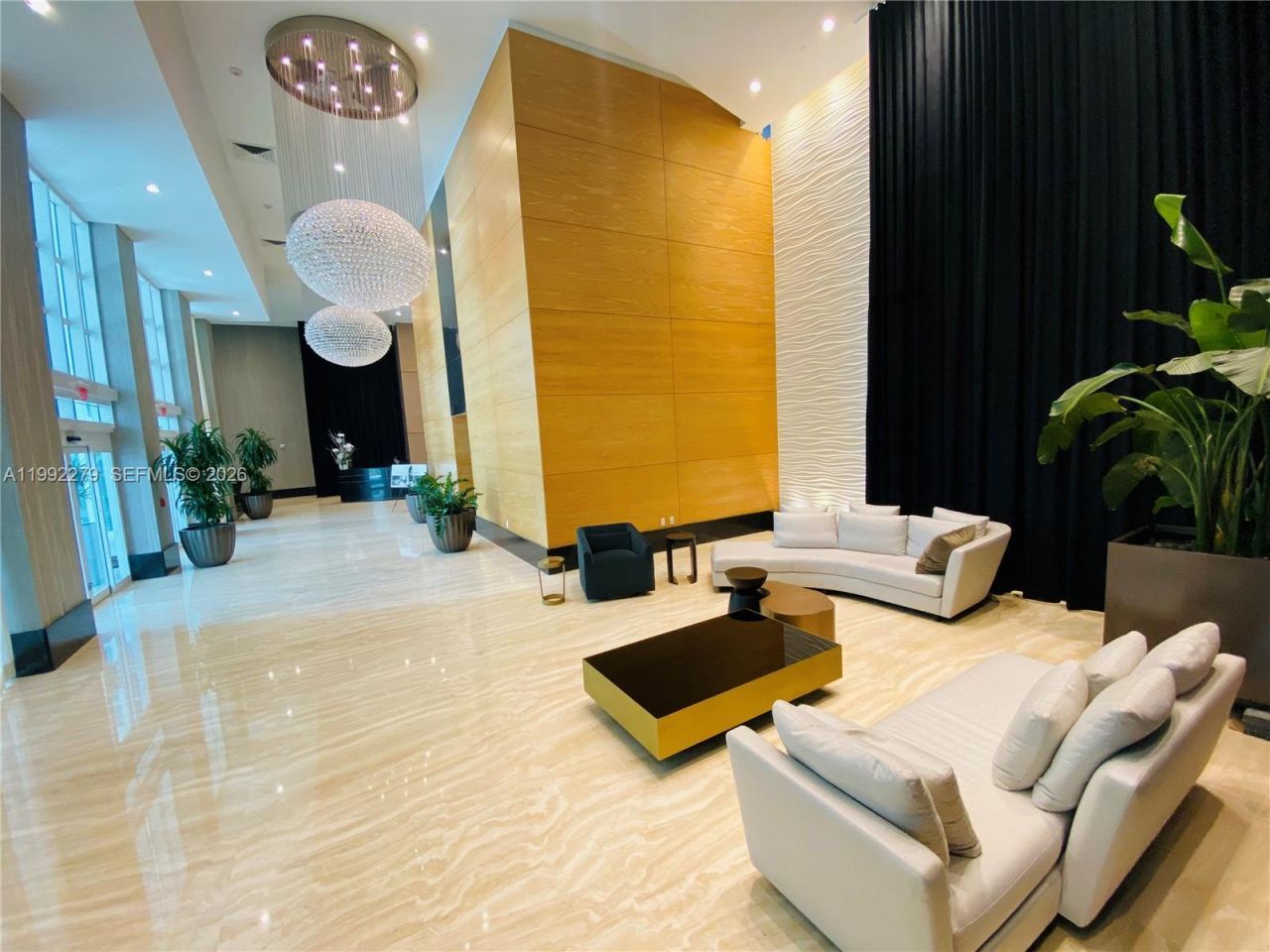 950 Brickell Bay Dr, Unit 2706, Miami, FL 33131 Photo