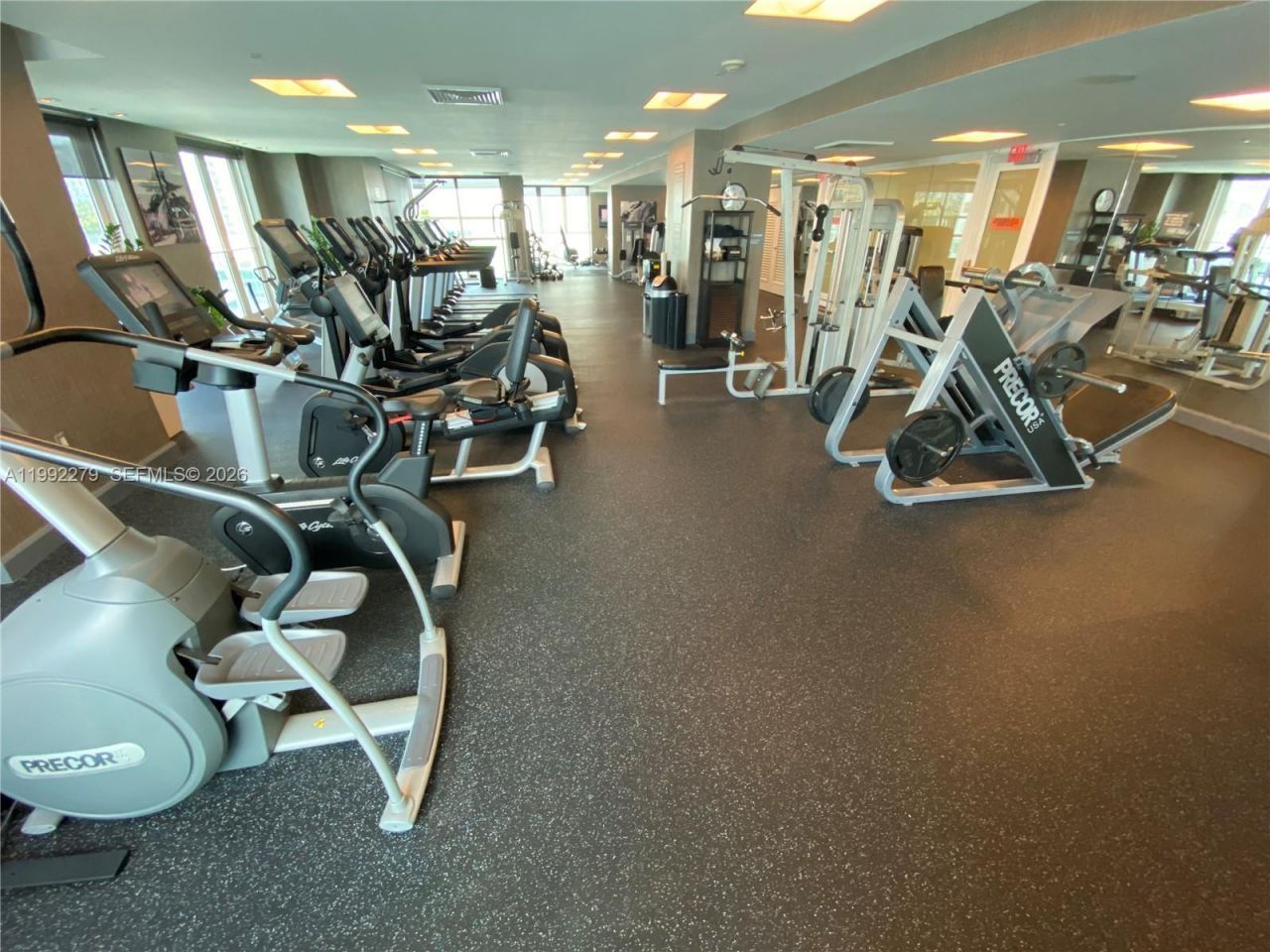 950 Brickell Bay Dr, Unit 2706, Miami, FL 33131 Photo