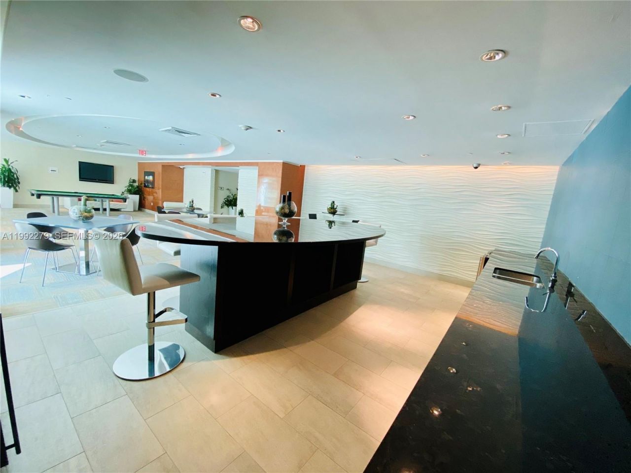 950 Brickell Bay Dr, Unit 2706, Miami, FL 33131 Photo