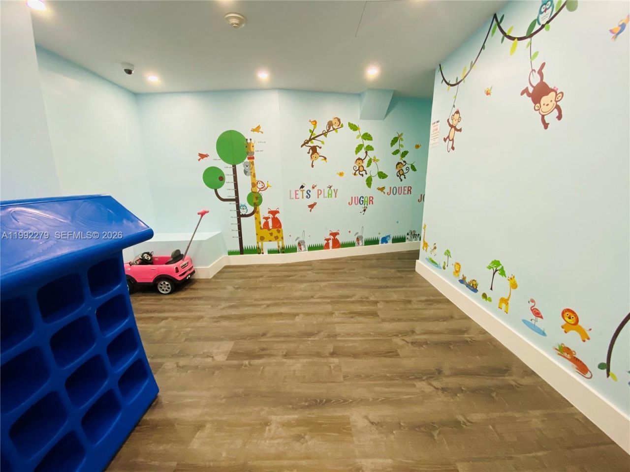 950 Brickell Bay Dr, Unit 2706, Miami, FL 33131 Photo