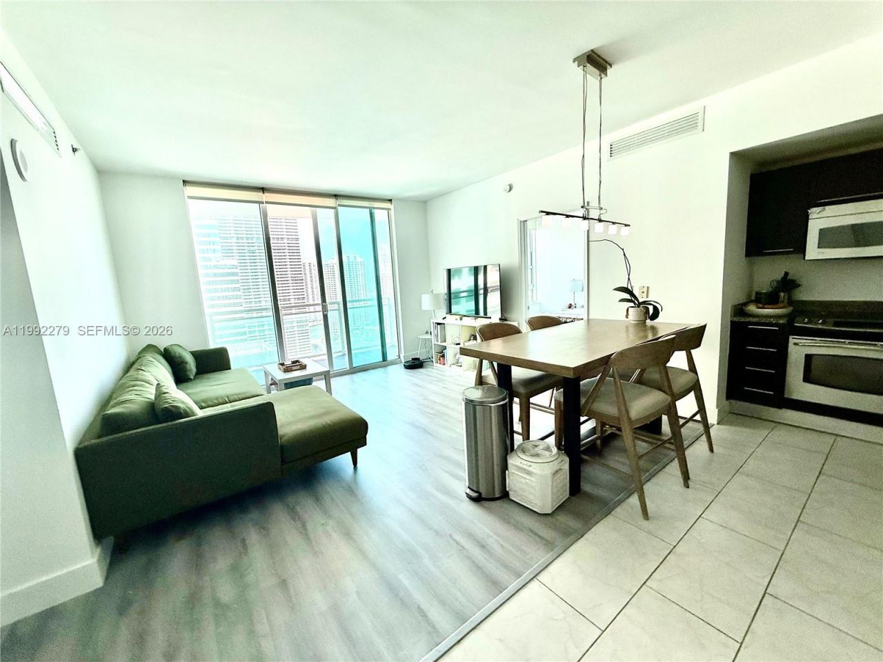 950 Brickell Bay Dr, Unit 2706, Miami, FL 33131 Photo